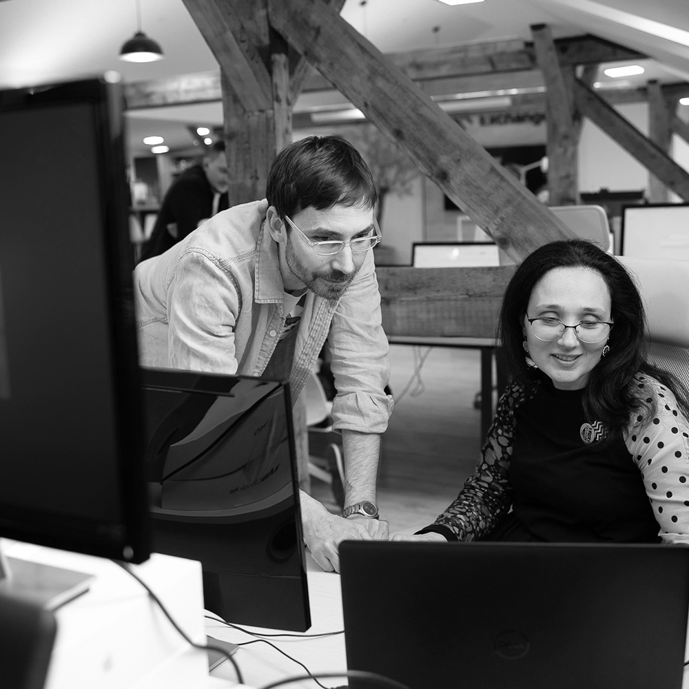 2 Material Exchange employees working together